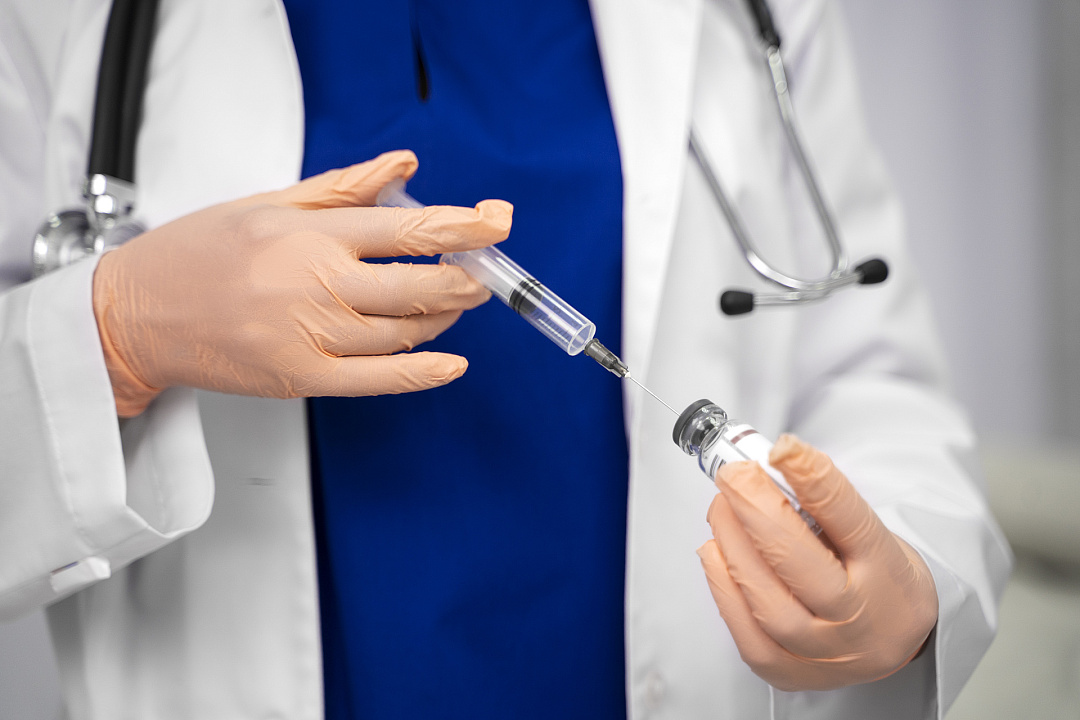 FDA одобрило обновление инструкций к некоторым контрацептивам: что нужно знать о рисках